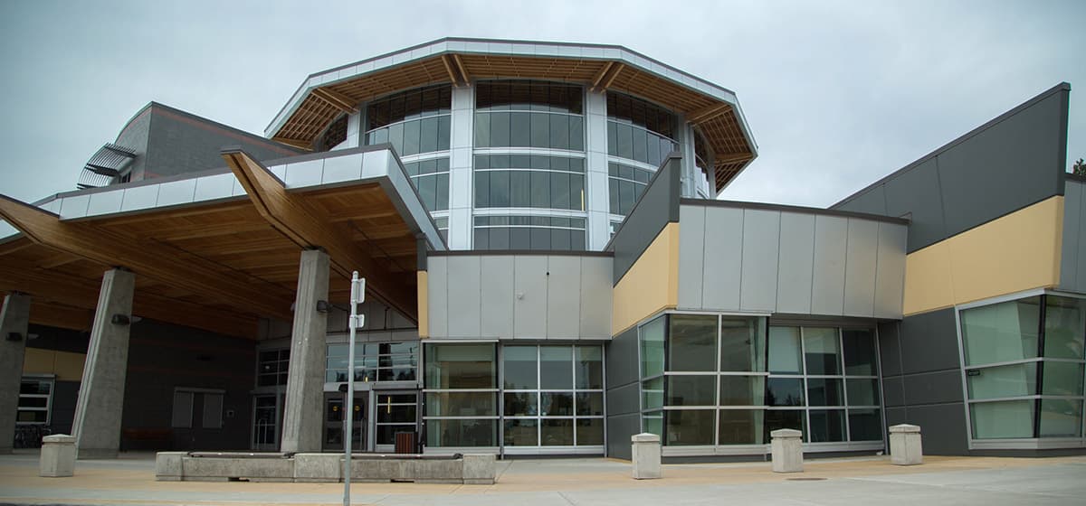 Abbotsford Collegiate / Library - photo 2