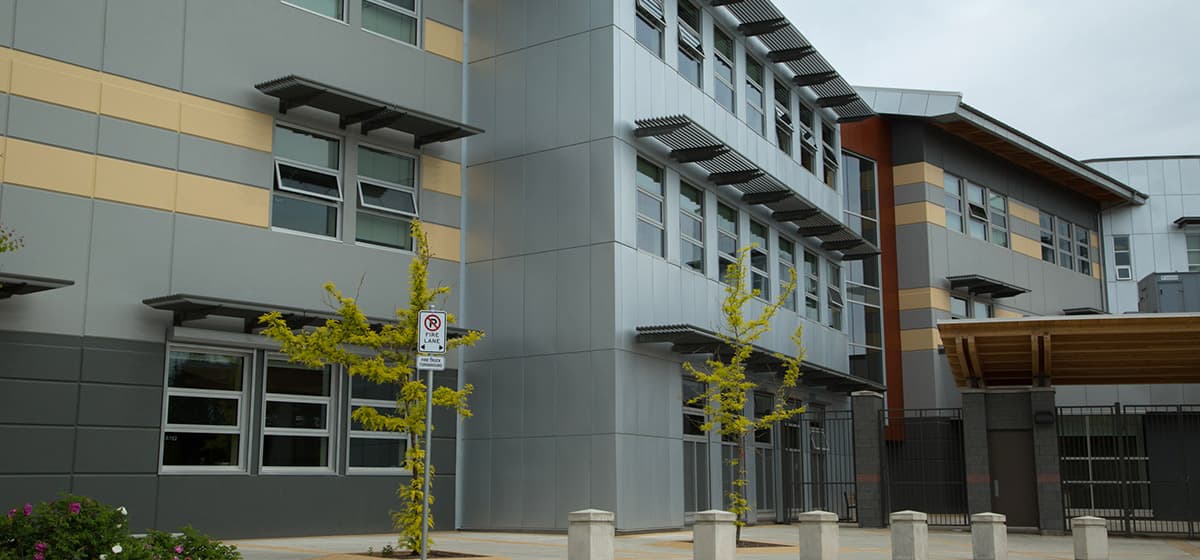 Abbotsford Collegiate / Library - photo 3