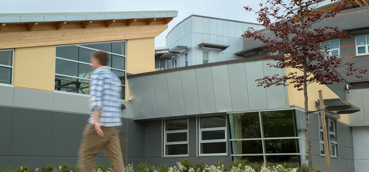 Abbotsford Collegiate / Library - photo 4